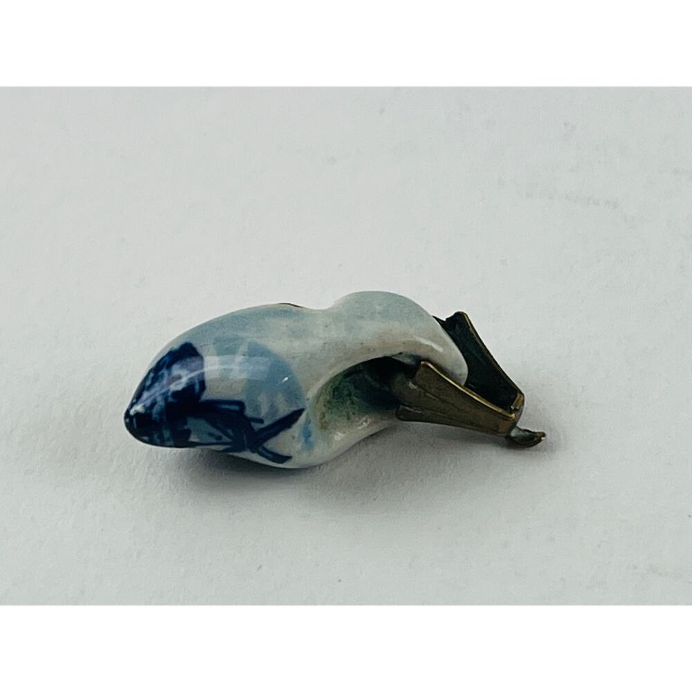 VTG Blue Dutch Shoe Clog Holland Amsterdam Charm Pendant Tiny Porcelain ? White - Picture 10 of 14